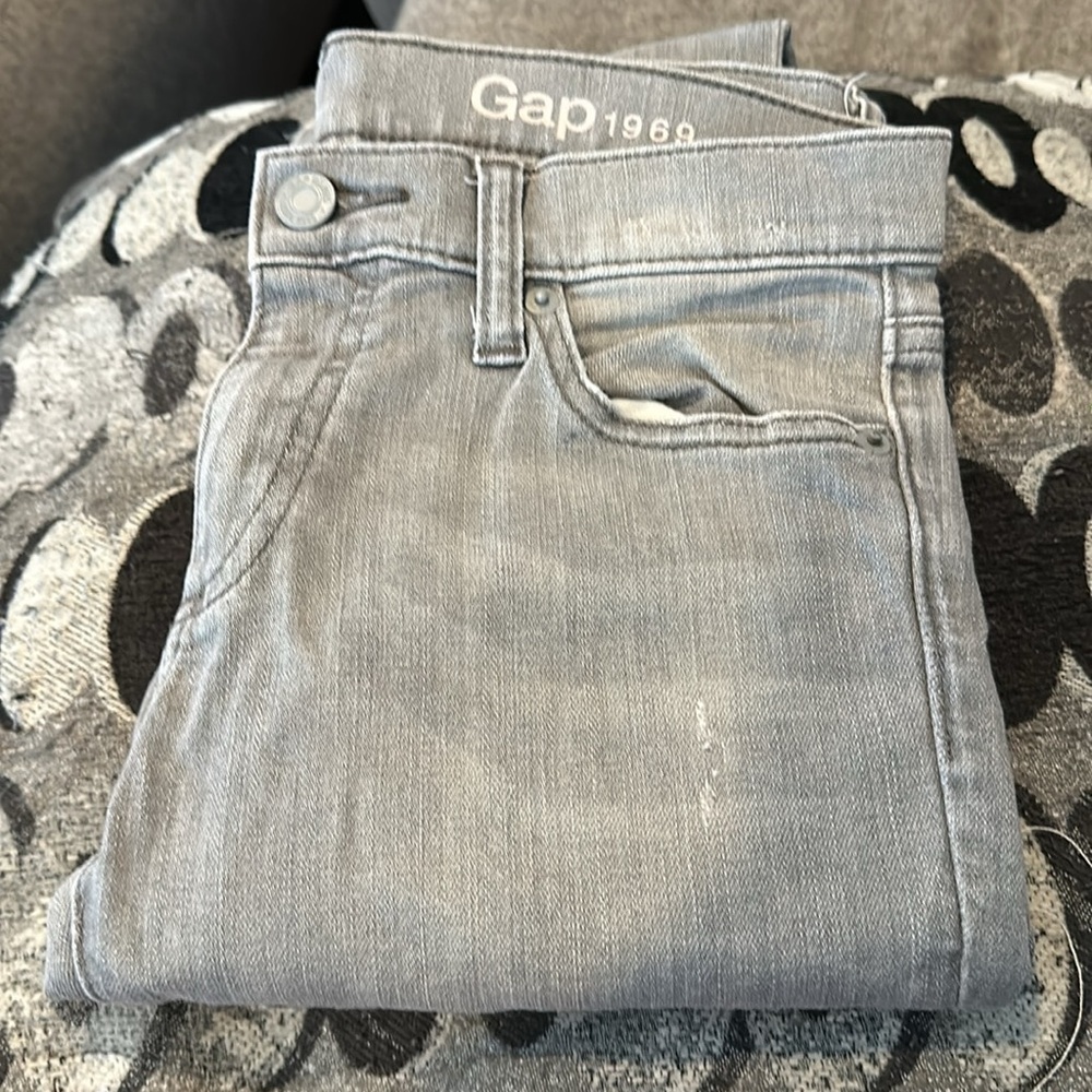 Gap 1969 Girlfriend Jeans